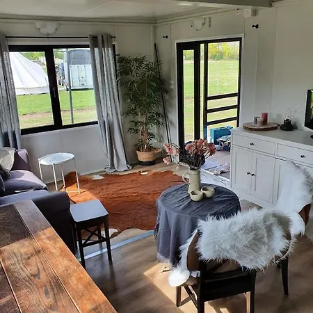 Houten Tussen Paarden Holiday home Nieuwerkerken