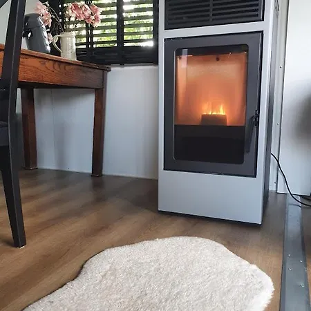 Holiday home Houten Tussen Paarden Nieuwerkerken